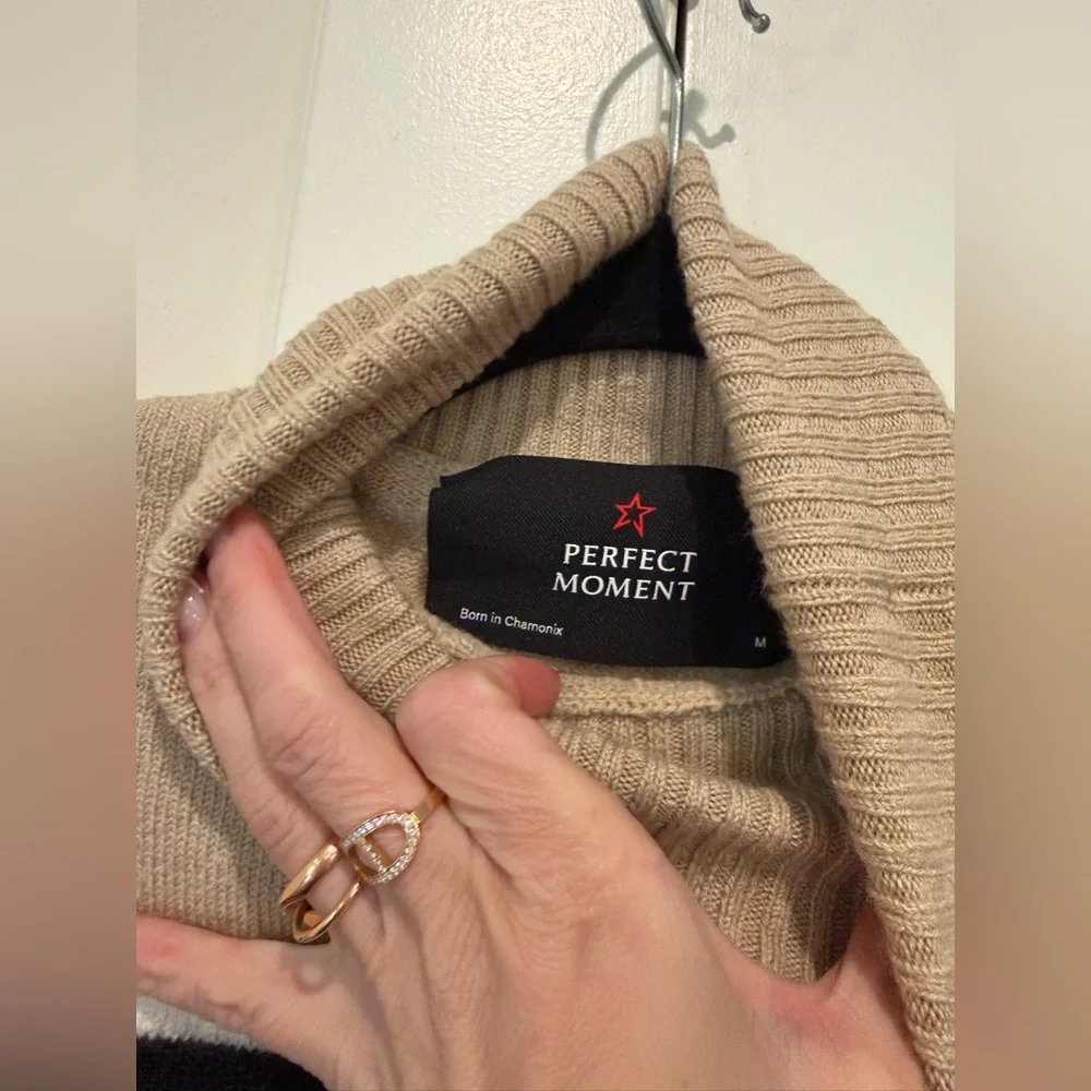 Perfect Moment Women's Schild Intarsia Merino Wool Turtleneck Sweater Beige‎ Ski
